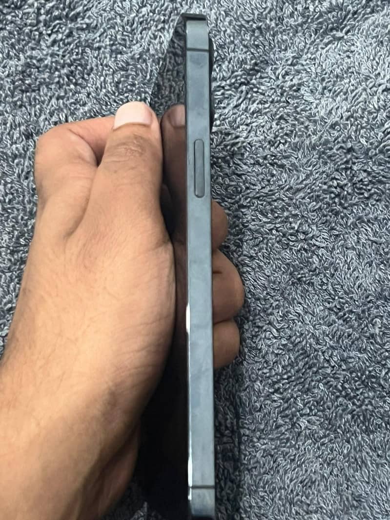 Apple iPhone 12 Pro Max 14