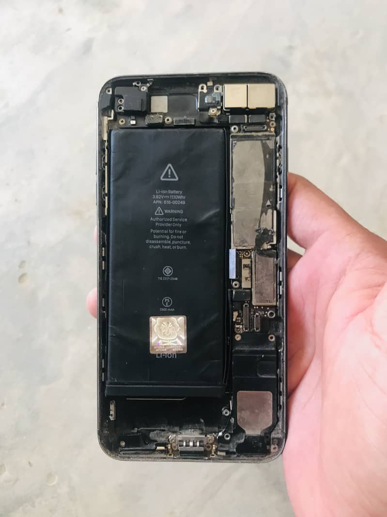 Apple iPhone 7 Plus 2