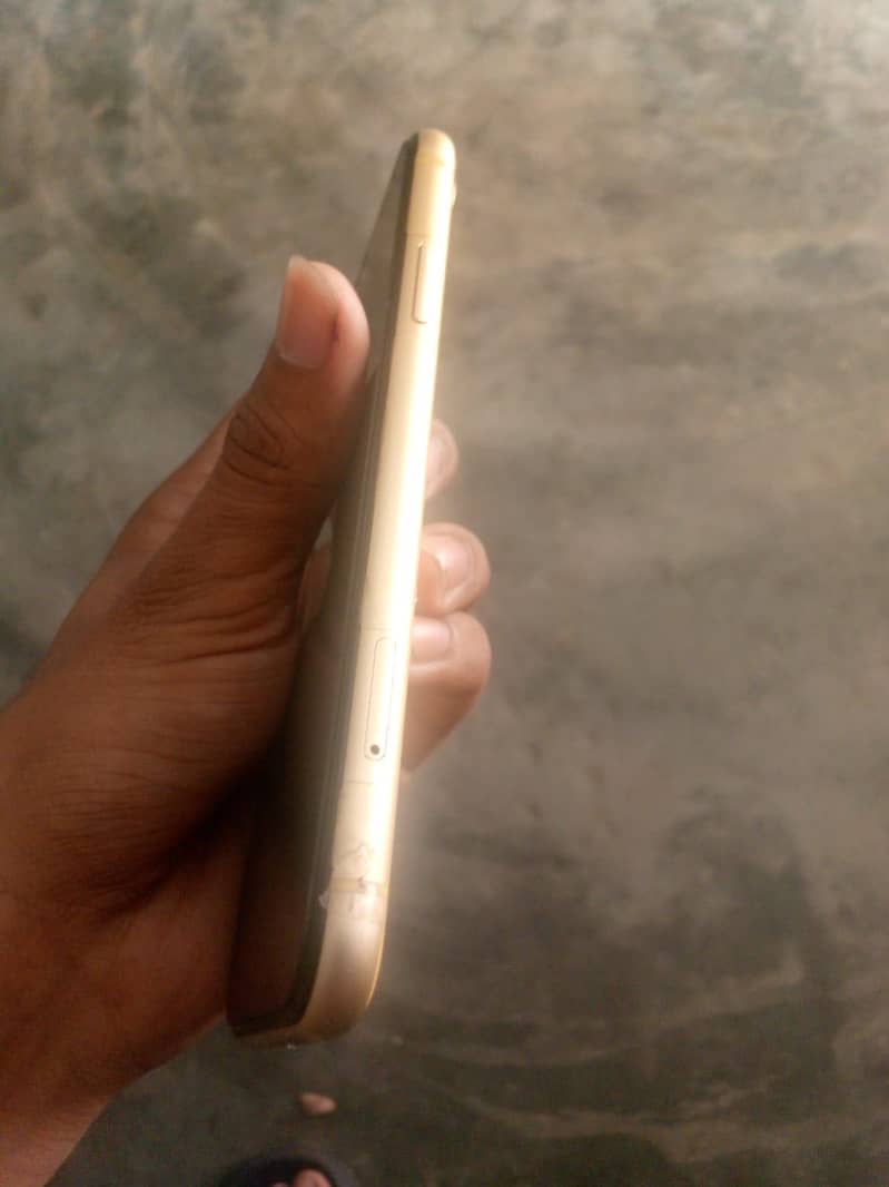 Apple iPhone XR 4