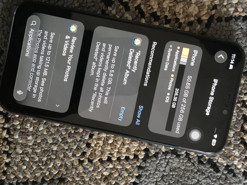 Apple iPhone 11 Pro 4