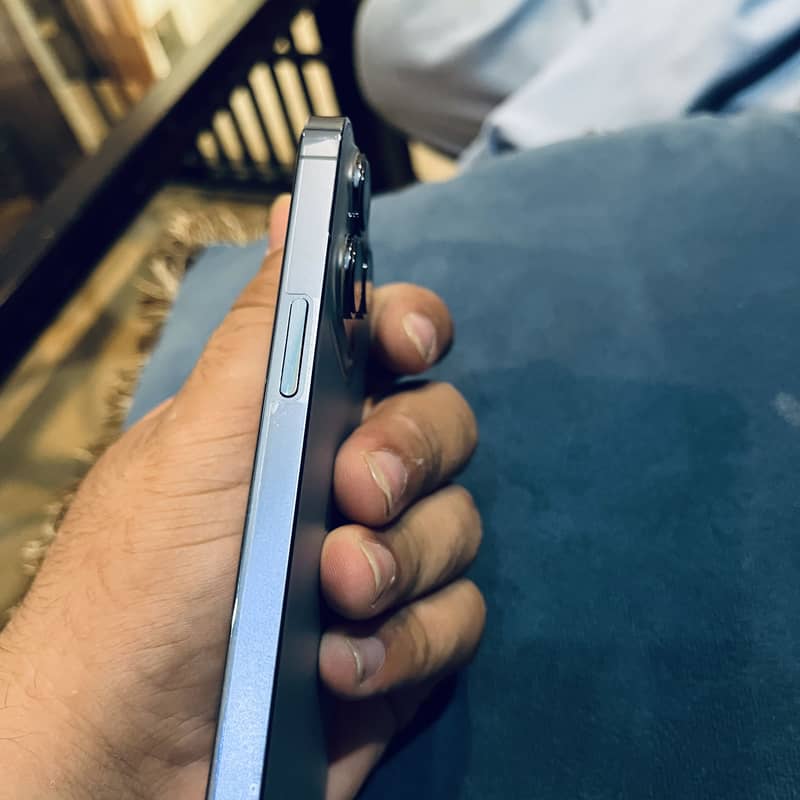 Apple iPhone 13 Pro 2