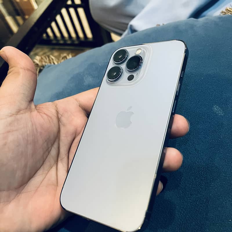 Apple iPhone 13 Pro 3