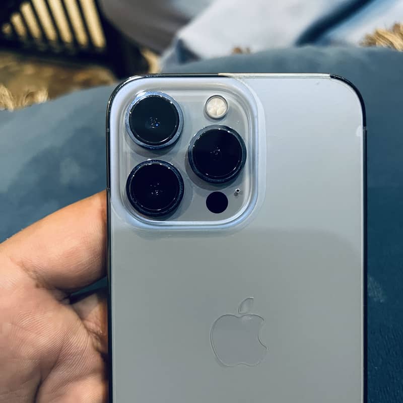 Apple iPhone 13 Pro 6