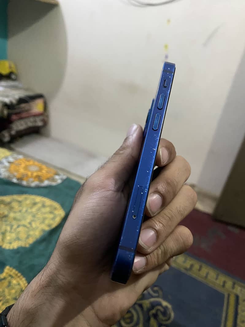 Apple iPhone 12 mini 6