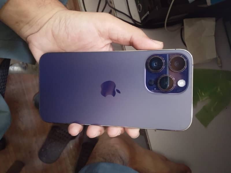 Apple iPhone 14 Pro Max 1