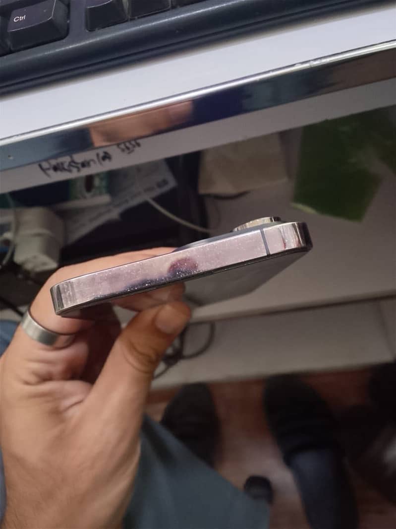 Apple iPhone 14 Pro Max 2