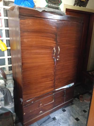 Wooden Almari / Wardrobe for Sale – Rs. 7,000