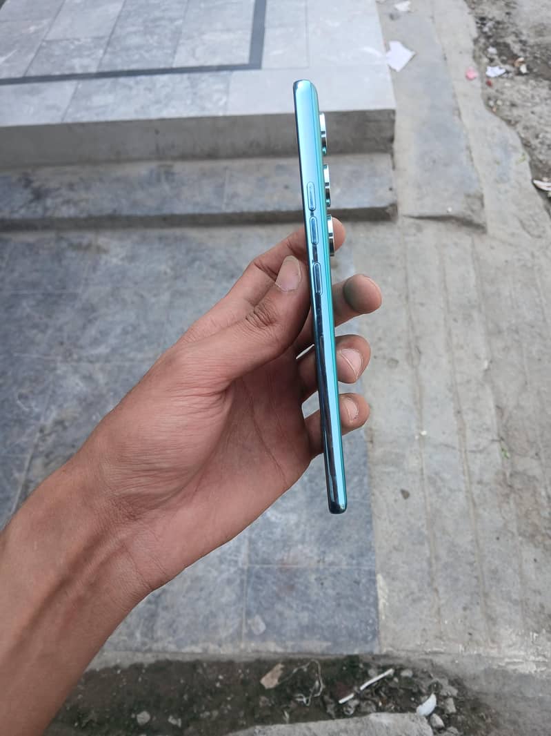 Tecno CAMON 40 1