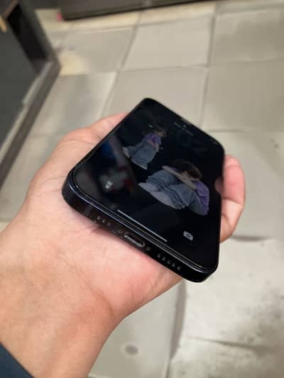 Apple iPhone 12