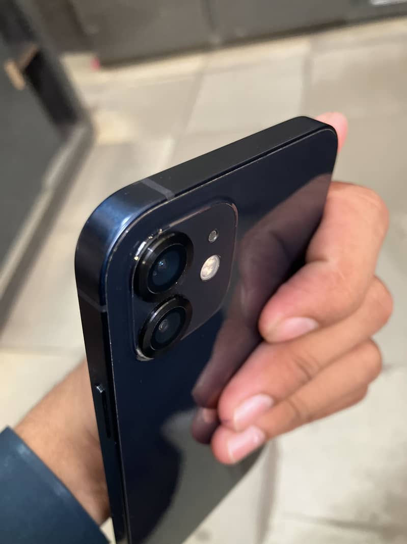 Apple iPhone 12 3