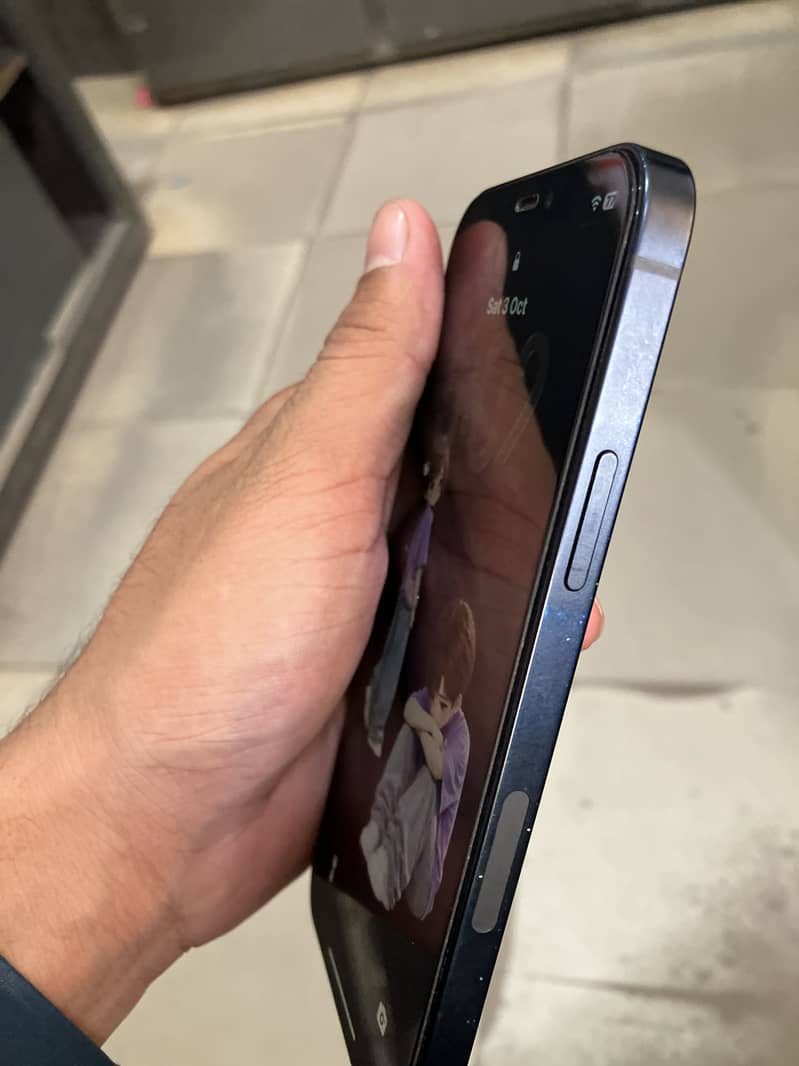 Apple iPhone 12 4
