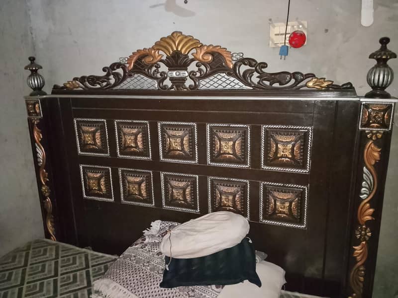 bed showcase dressing table 0