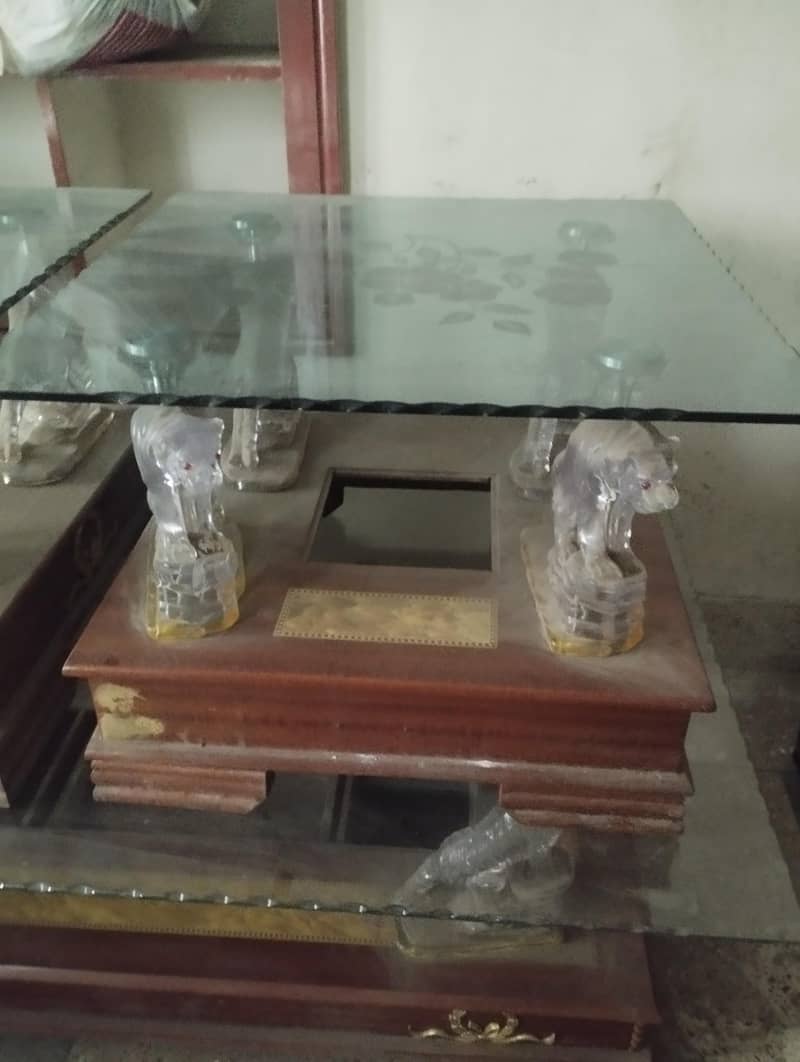 wooden table 0