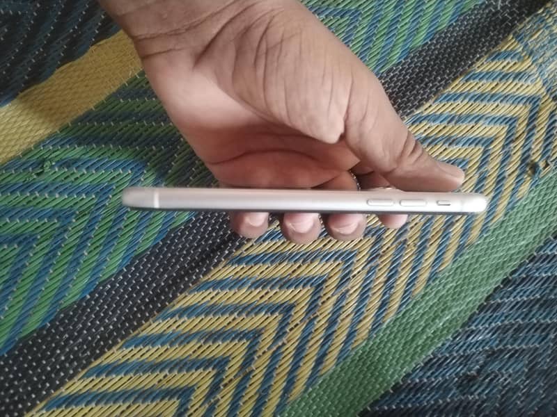 Apple iPhone 11 3