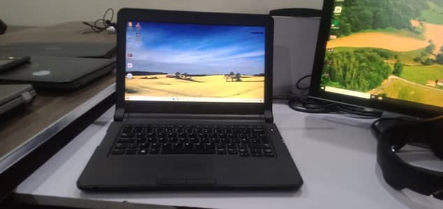 Dell Latitude 3340 II  i3 - 4th - genration - 128-ssd - RAM-4 bg