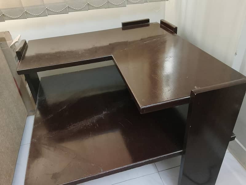 drying room cornor table. 1