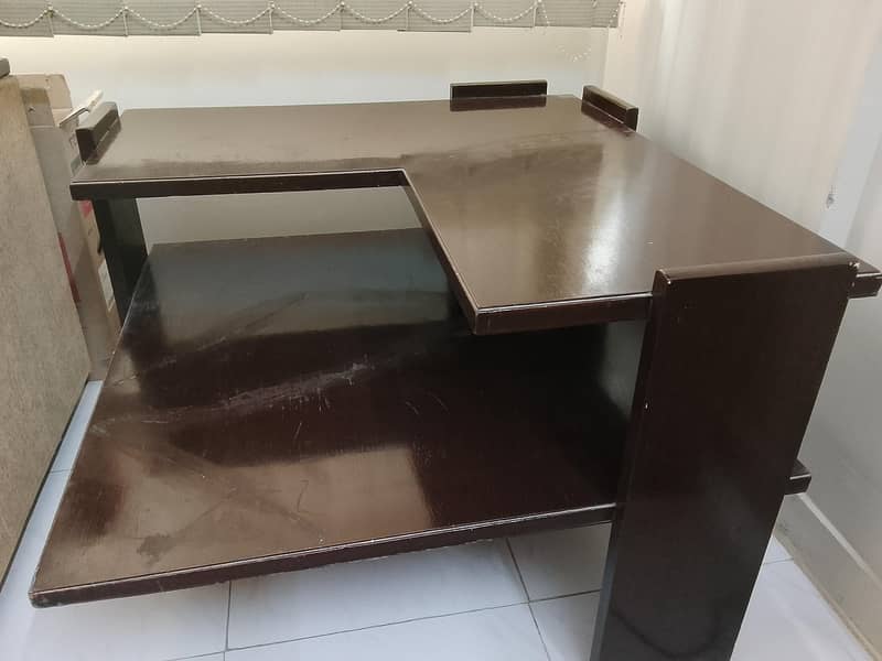 drying room cornor table. 2