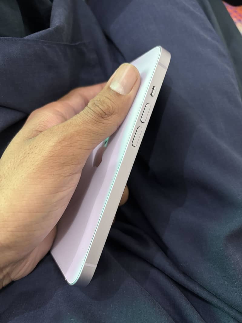 Apple iPhone 14 3