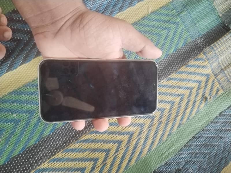 Apple iPhone 11 3