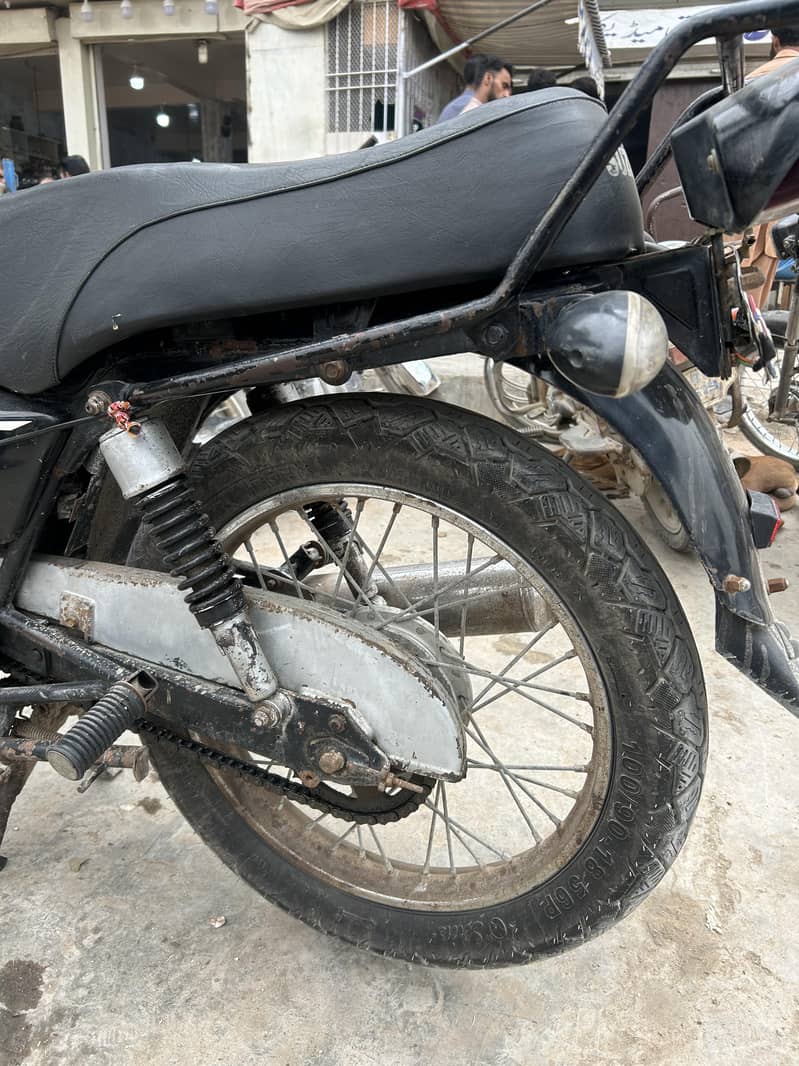 Suzuki gs 150 3