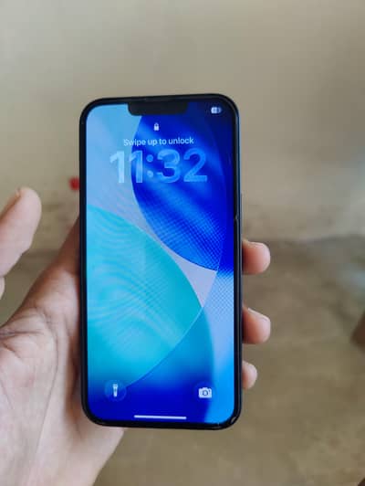 Apple iPhone 13