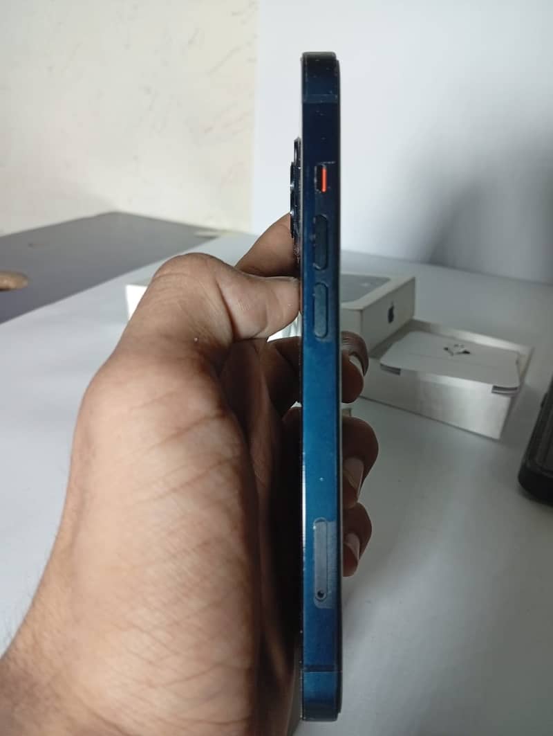 Apple iPhone 13 1