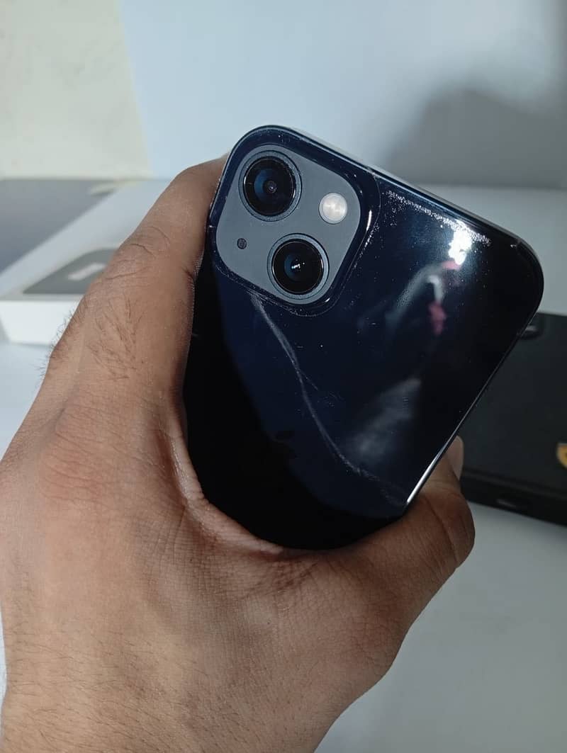 Apple iPhone 13 7