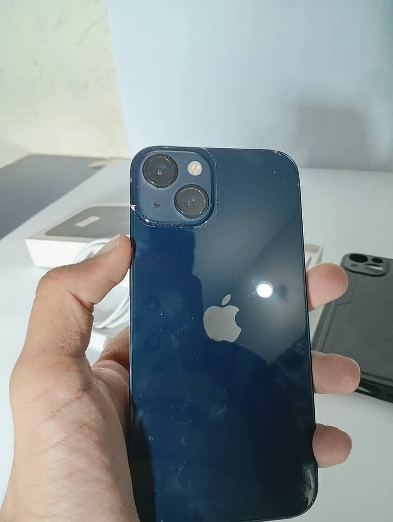 Apple iPhone 13 9