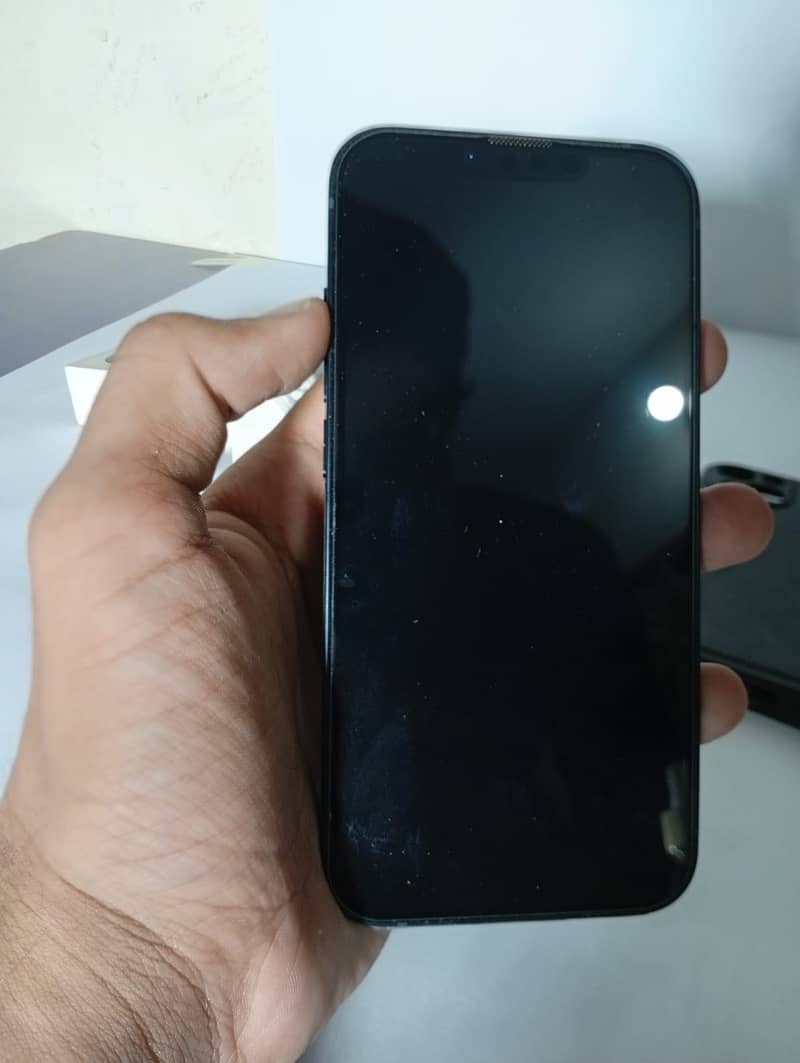 Apple iPhone 13 11