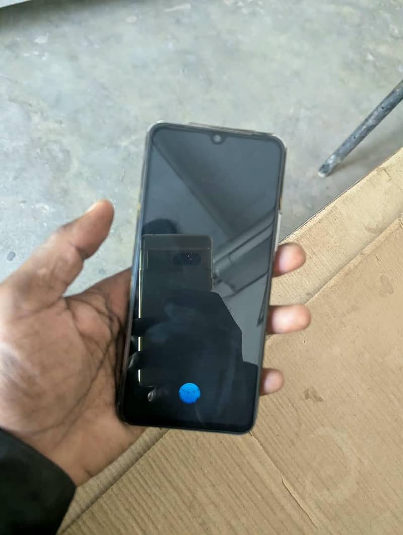 Vivo V21 4