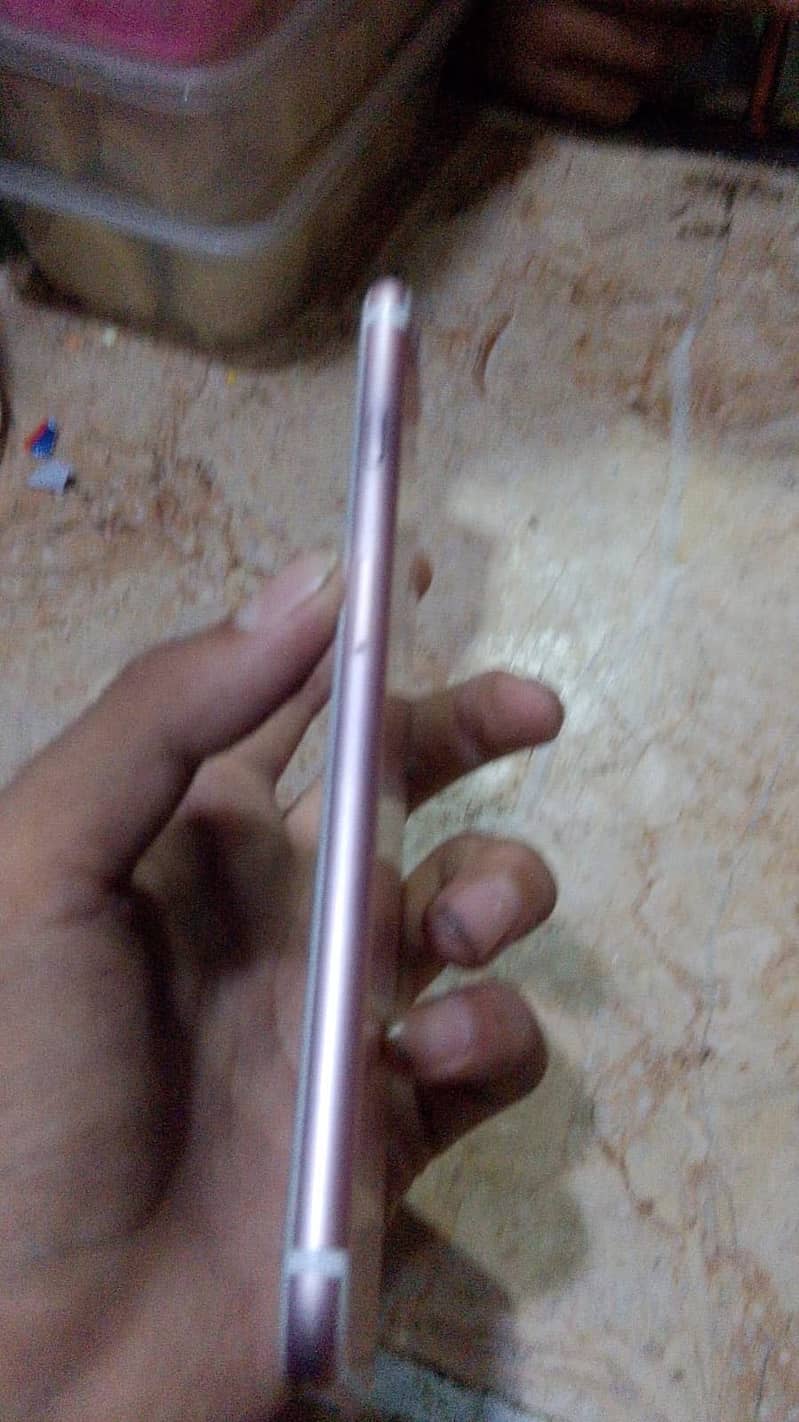 Apple iPhone 7 Plus 4