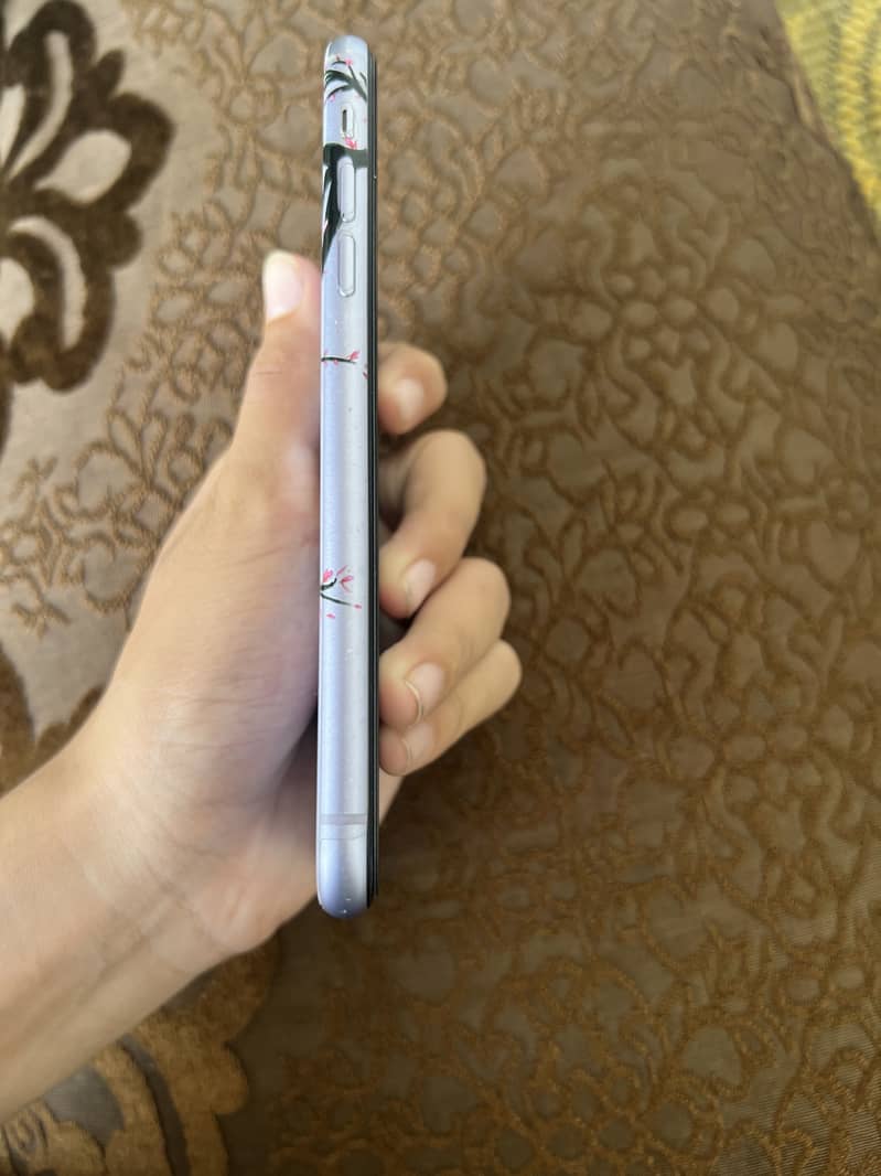 Apple iPhone 11 3