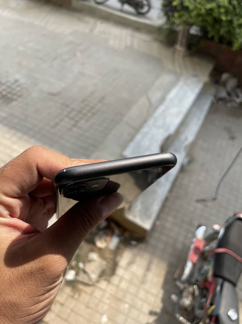 Apple iPhone 11 2