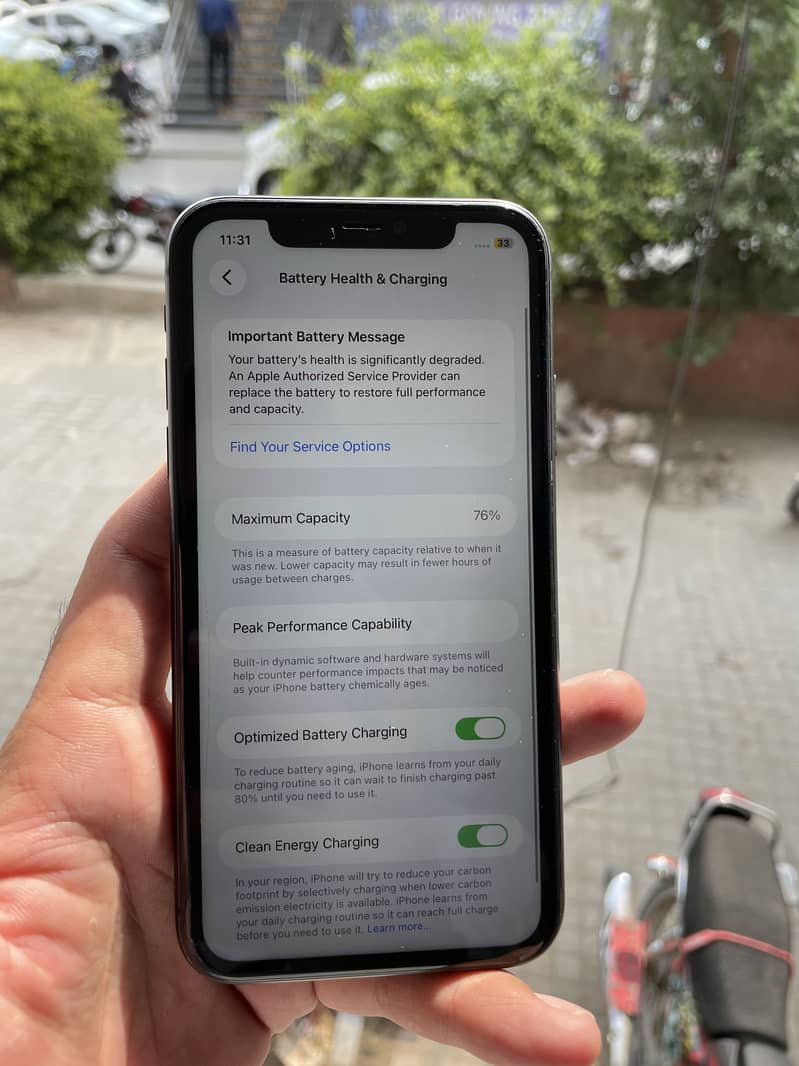 Apple iPhone 11 7