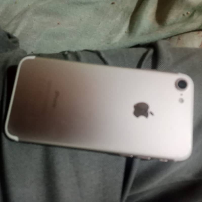 Apple iPhone 7 Plus 2