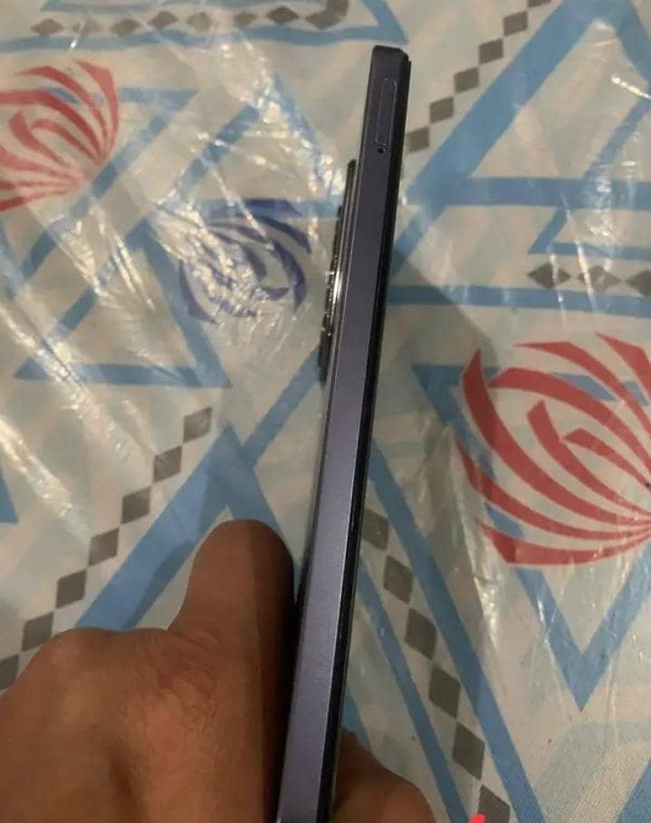 Realme C75x 1