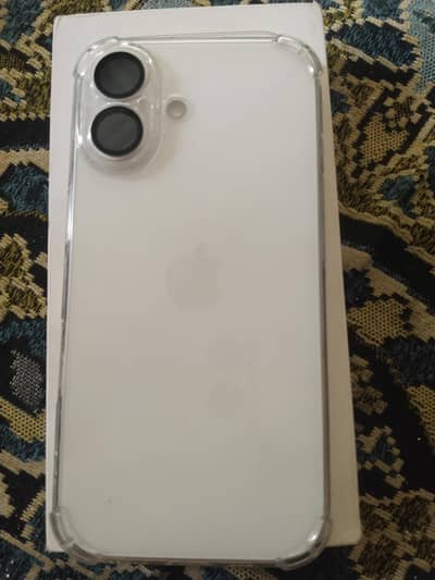 Apple iPhone 16 100% health