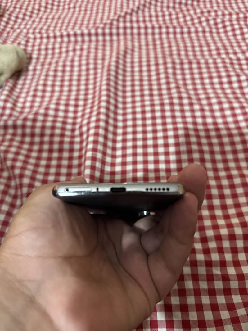 Tecno CAMON 40 Pro 1