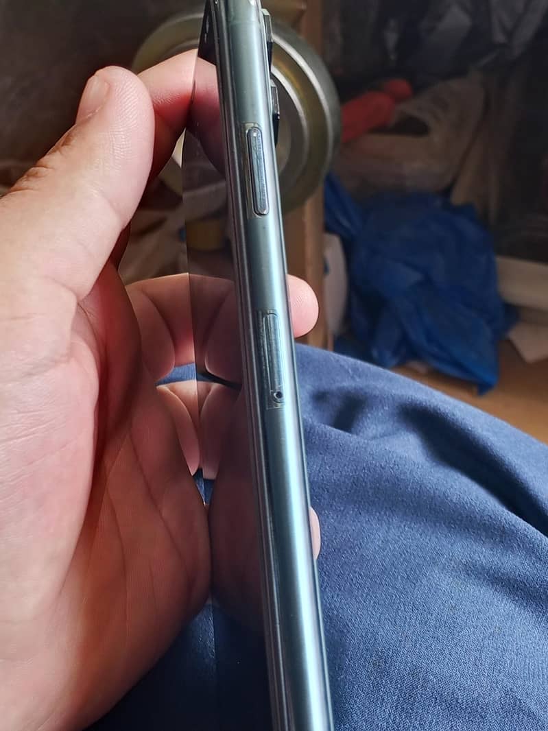 Apple iPhone 11 Pro Max 5