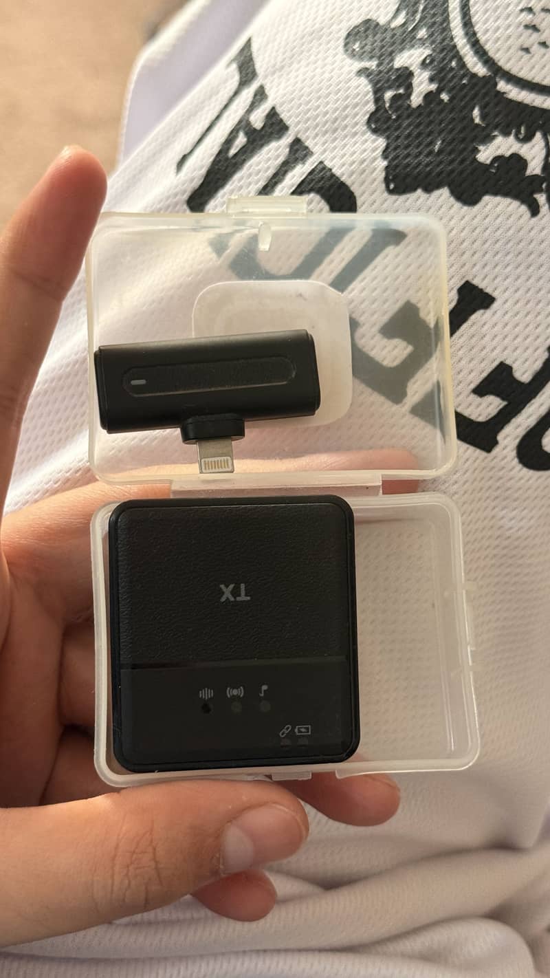 SX8 lightning type wireless mic for Iphone 1