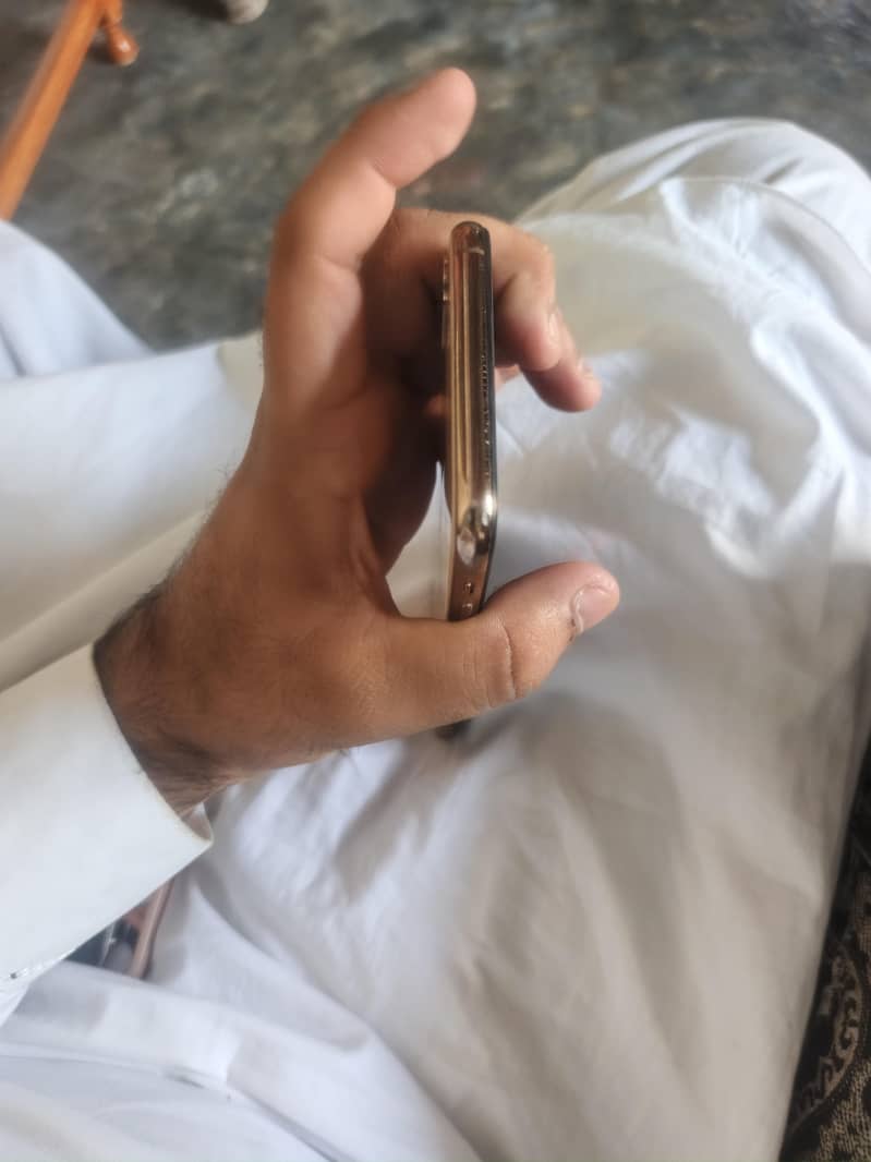 Apple iPhone Xmax 1