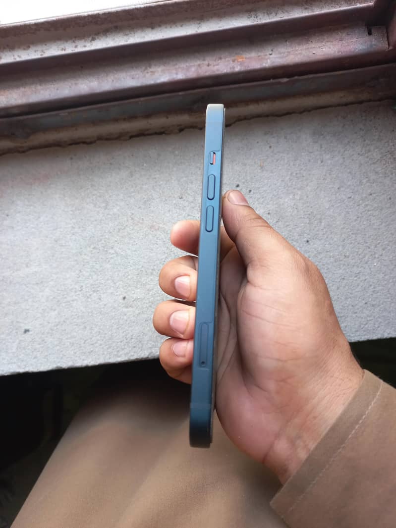 Apple iPhone 13 JV 5
