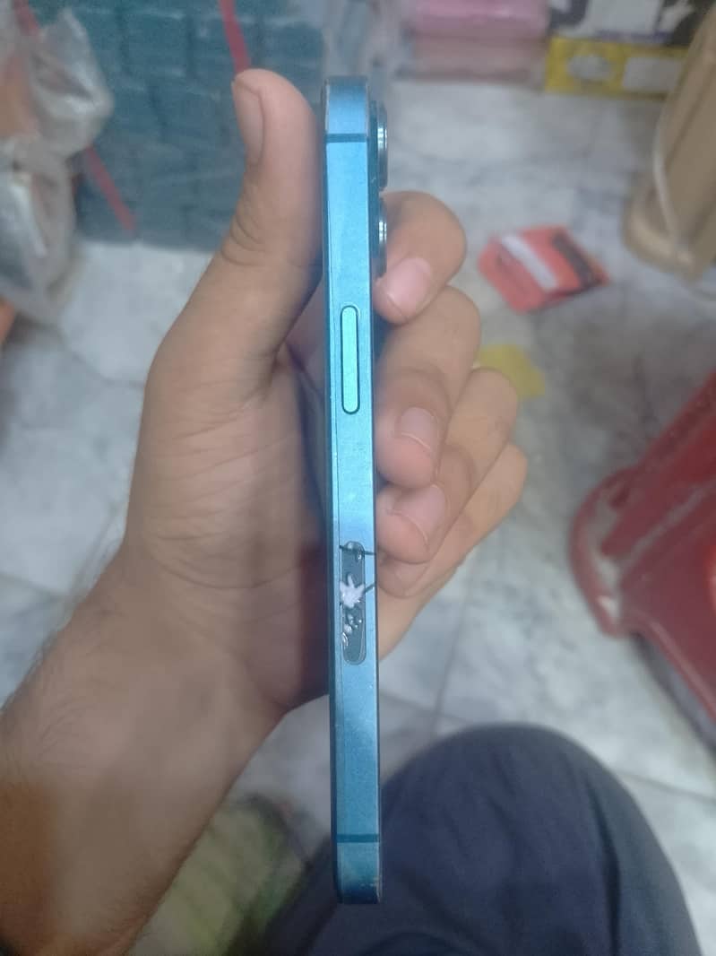 Apple iPhone 13 1