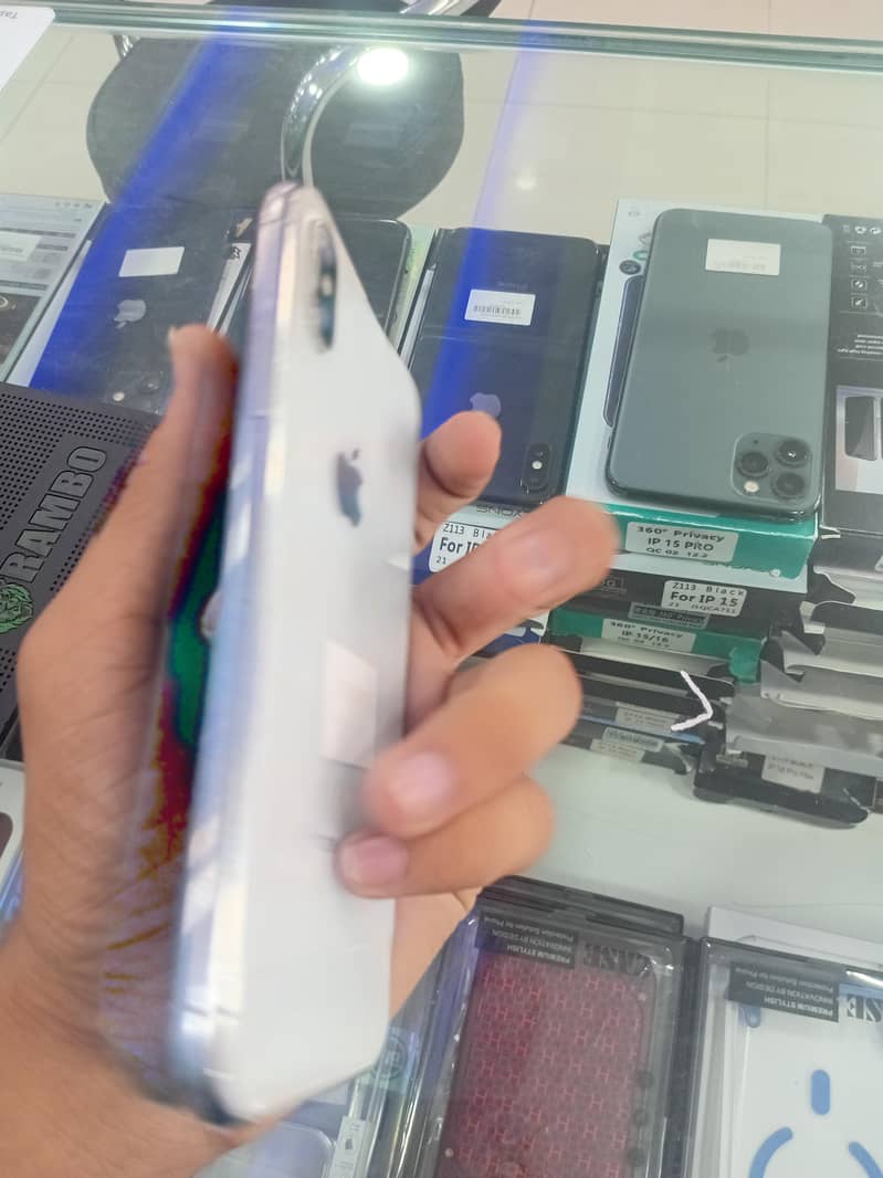 Apple iPhone X 2