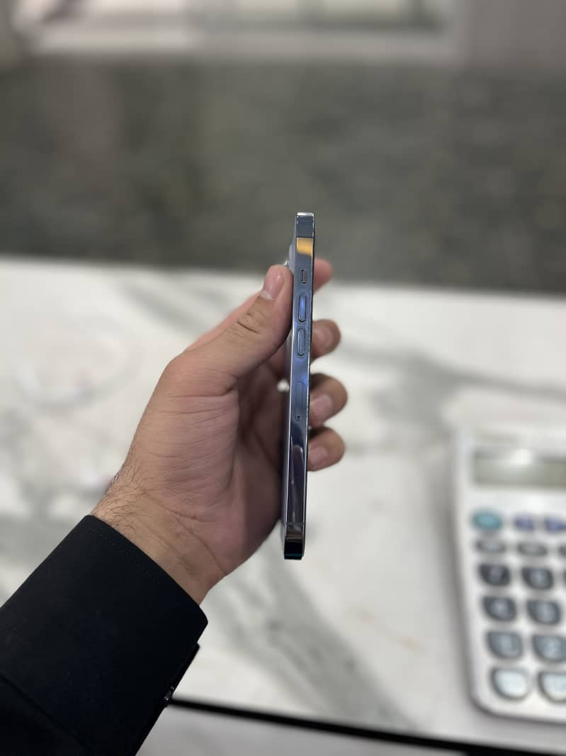 Apple iPhone 13 Pro 2