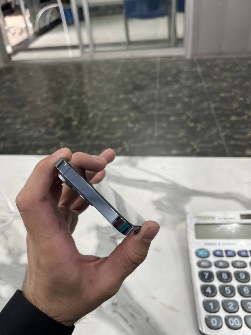 Apple iPhone 13 Pro 4