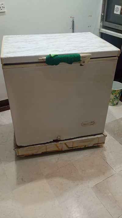 Dawlance Deep freezer single door - White color
