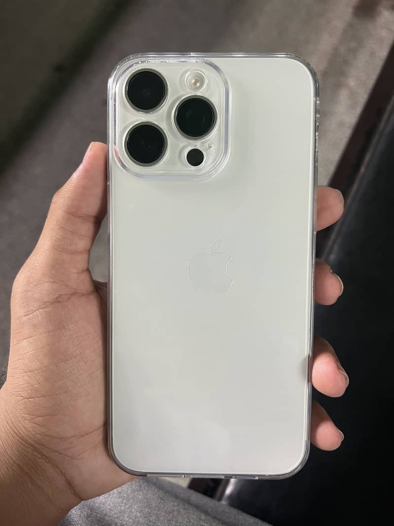 Apple iPhone 15 Pro Max 1