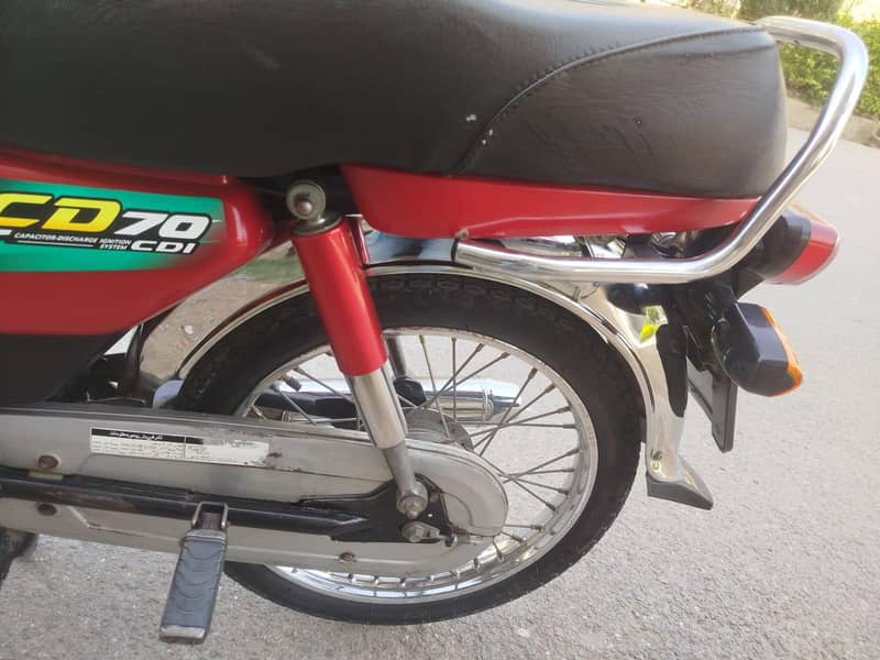 Honda CD-70 6