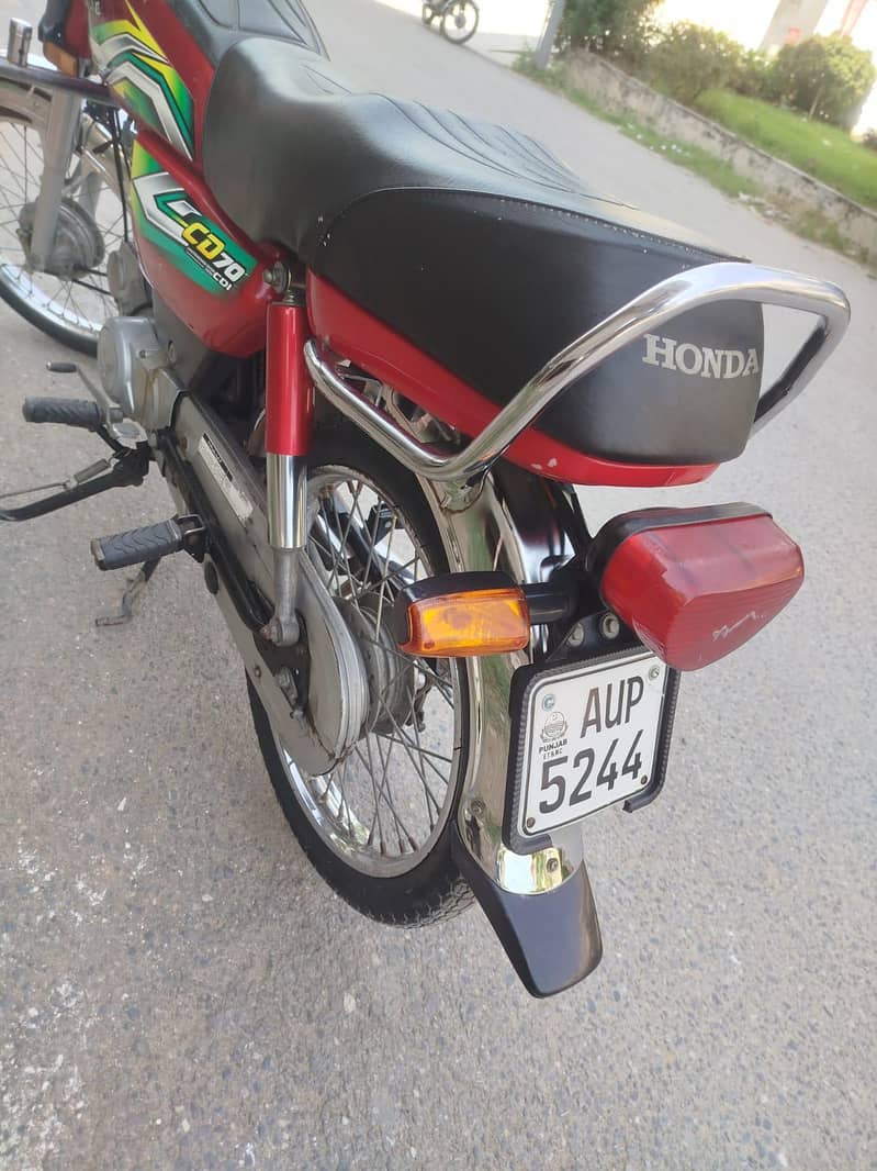 Honda CD-70 8